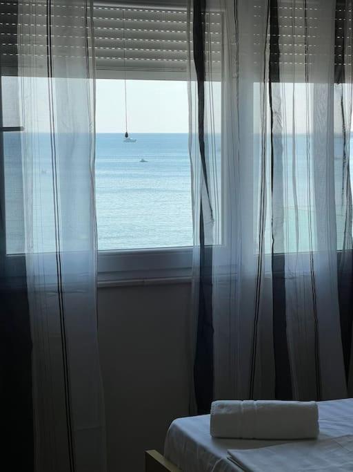 Seaside Apartment Durrës Esterno foto