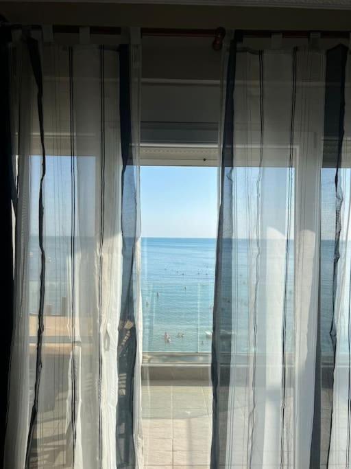 Seaside Apartment Durrës Esterno foto